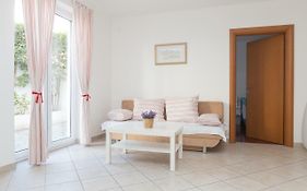 Alpeza Apartments