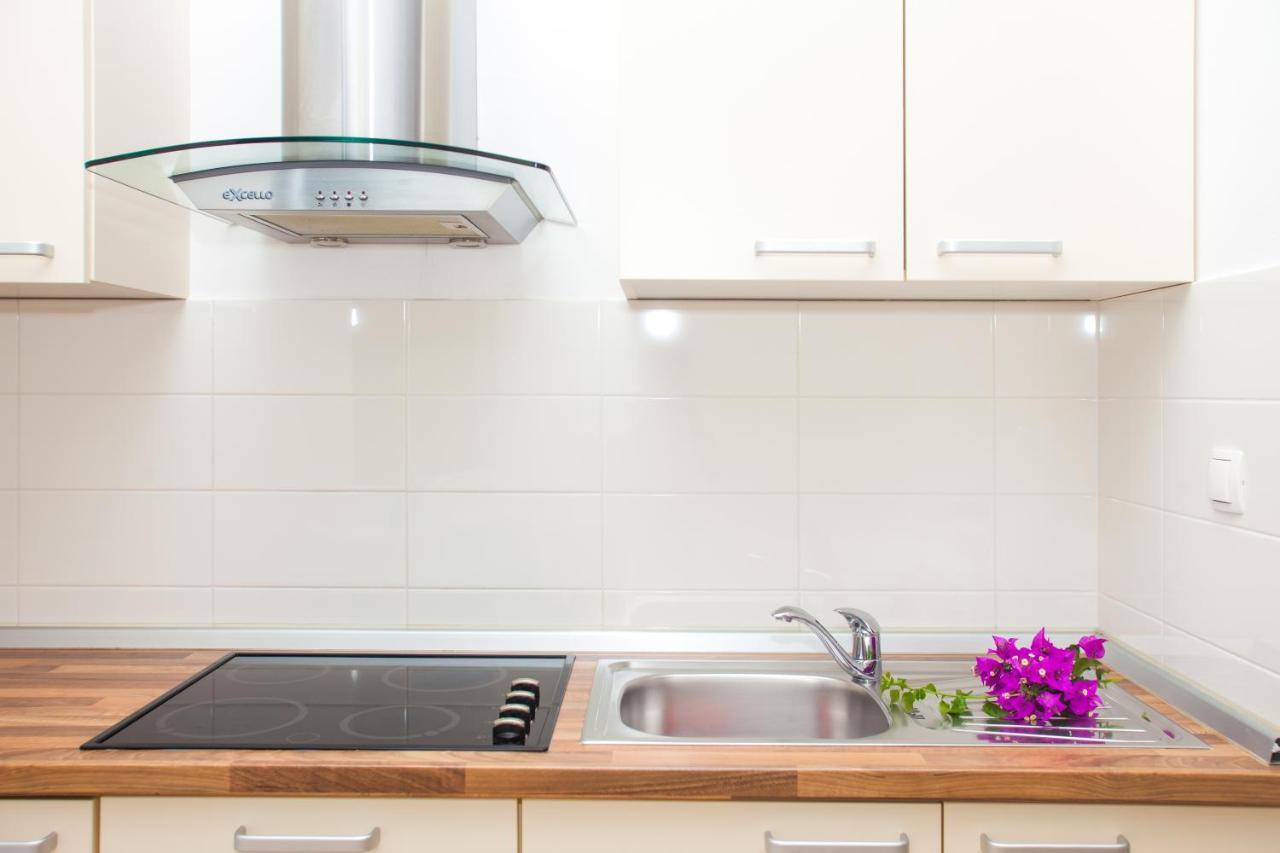 Alpeza Apartments Bol Kültér fotó