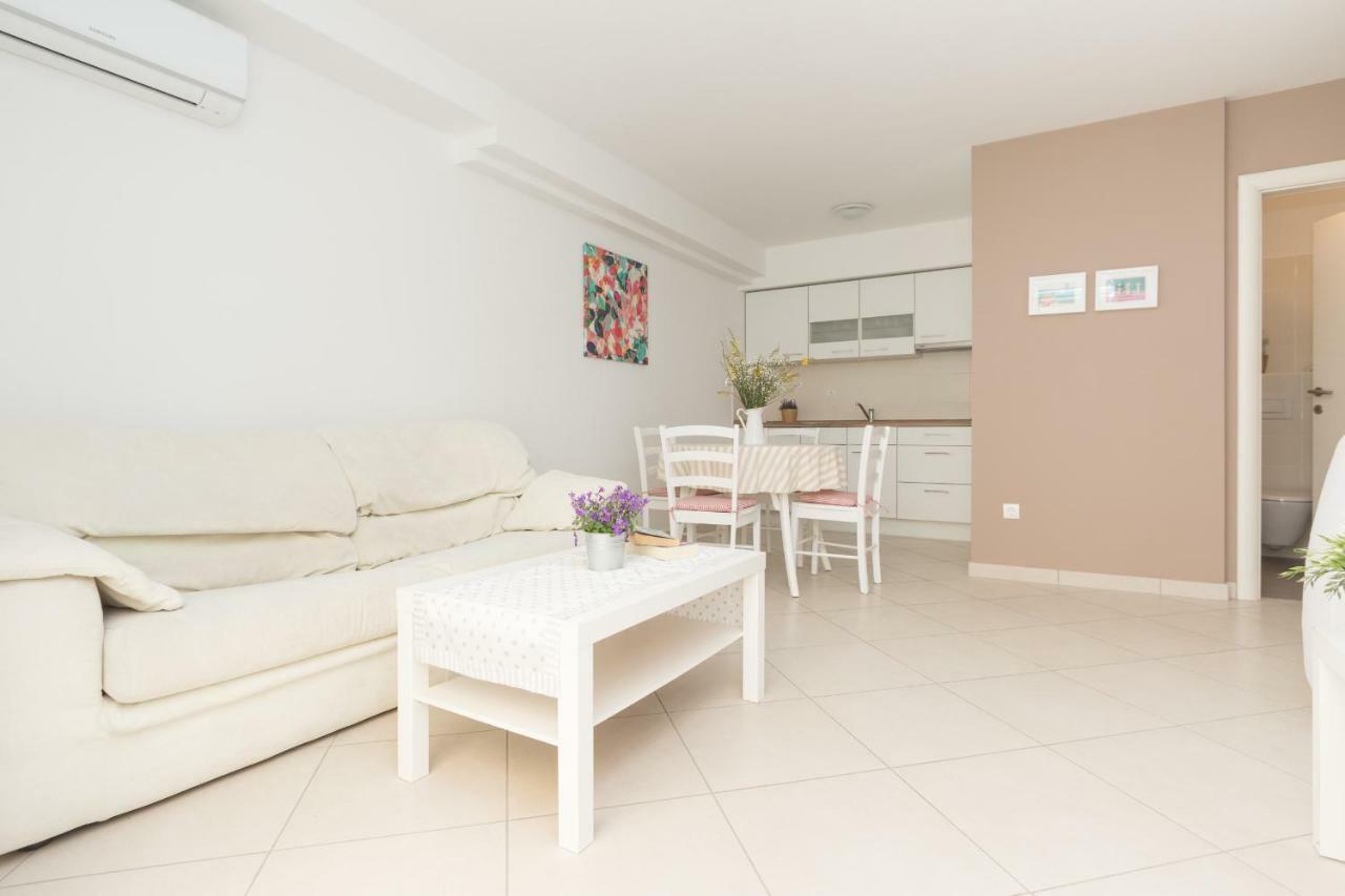 Alpeza Apartments Bol Kültér fotó