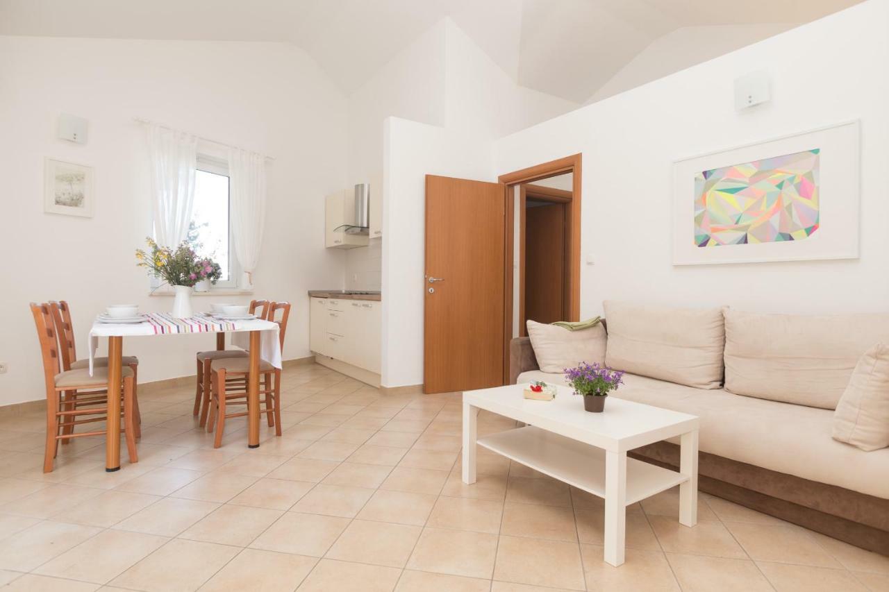 Alpeza Apartments Bol Kültér fotó